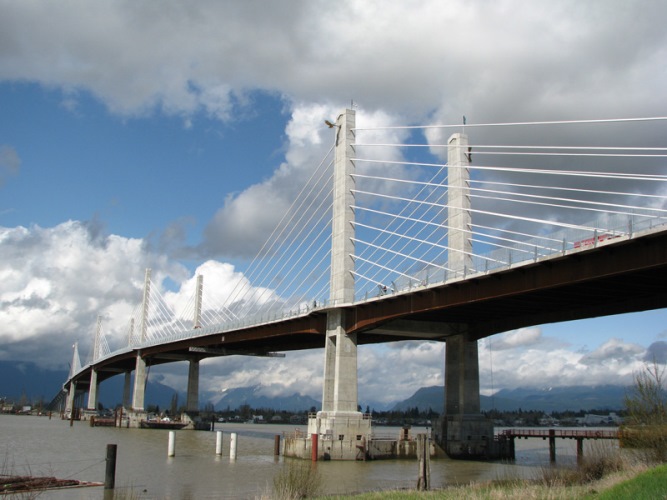 Fix installed gantry to Vancouver - MOOG Brückenzugangstechnik - Under ...